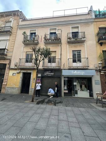 EDIFICIO EN VENTA EN LA CALLE MENACHO BADAJOZ - BADAJOZ