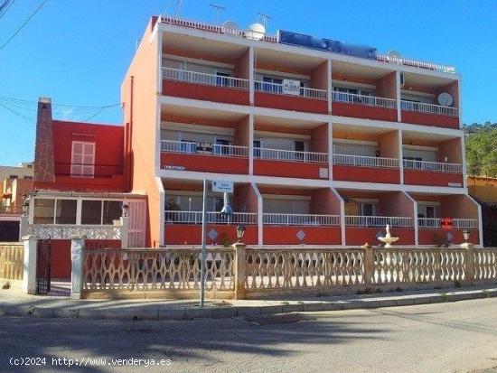 ¡Atención inversores! Edifico con 14 apartamentos en Peguera - BALEARES