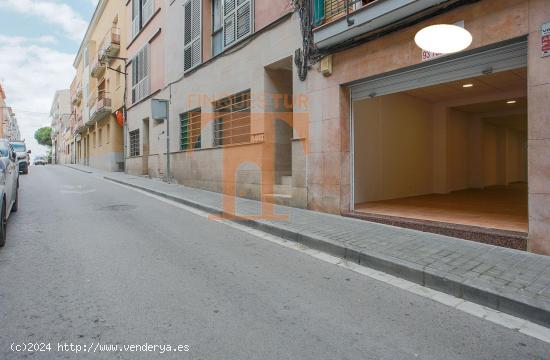  OPORTUNIDAD ÚNICA EN PREMIA DE MAR - LOCAL COMERCIAL EN EL CENTRO PUEBLO - BARCELONA 