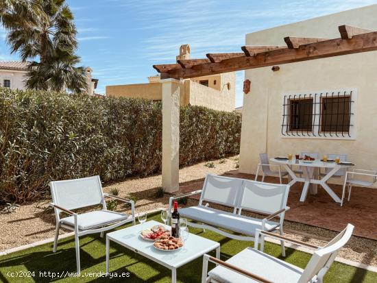 VIVIENDA INDIVIDUAL DE 3 DORMITORIOS EN CAMPO DE GOLF - ALMERIA