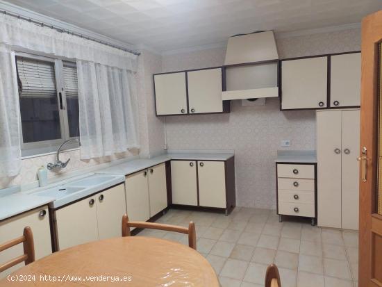 Se vende piso en Primero de Mayo - ALICANTE