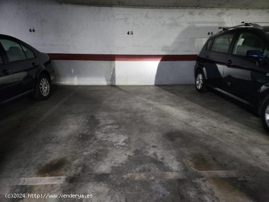 Se alquila plaza de garaje en zona del Gimnasio EGO - ALMERIA