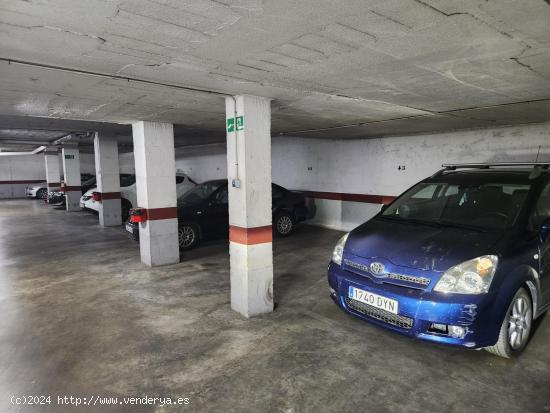 Se alquila plaza de garaje en zona del Gimnasio EGO - ALMERIA