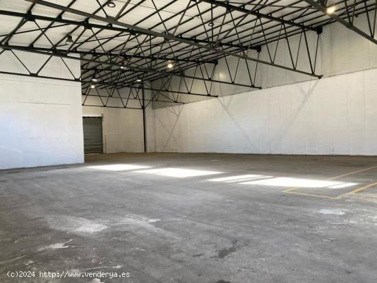 NAVE INDUSTRIAL CON VIVIENDA ANEXA - BALEARES