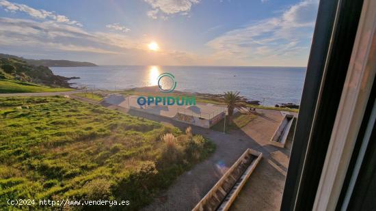 PISO EN PRIMERA LÍNEA DE COSTA CON VISTAS AL MAR EN PORTO DO SON - A CORUÑA