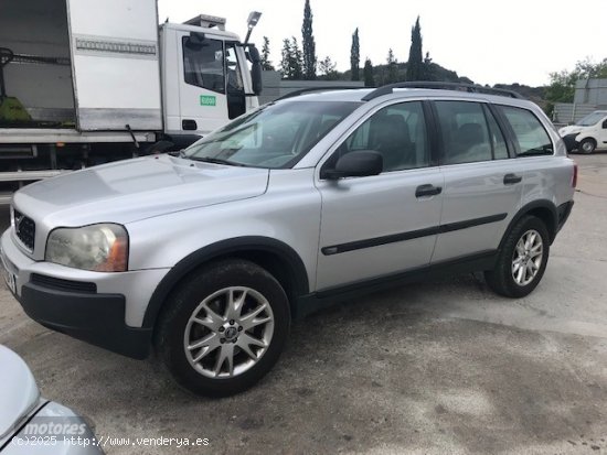  Volvo XC 90 2.4D AWD AUTOMATICO 7 PLAZAS de 2005 con 426.422 Km por 4.000 EUR. en Barcelona 