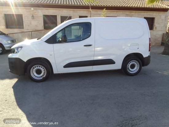 Peugeot Partner 1.6 HDI 100 CV FURGON CON 3 PLAZAS. de 2019 con 174.000 Km por 14.500 EUR. en Murcia