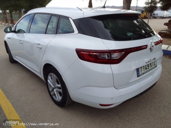 Renault Megane SPORT TOURER 1.5 DCI 95 CV de 2019 con 261.000 Km por 11.000 EUR. en Murcia