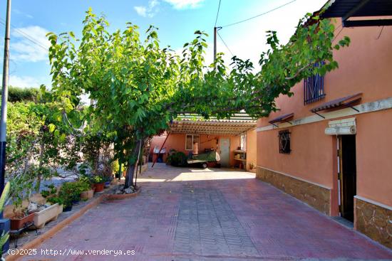 CHALET EN VENTA EN PEÑA DE LAS ÁGUILAS. - ALICANTE