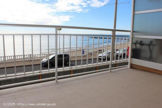 REF: 0-A35242 ESPECTACULAR PRIMERA LINEA DE PLAYA 3 DORMITORIOS VISTAS FRONTALES REBAJADO 146.000€