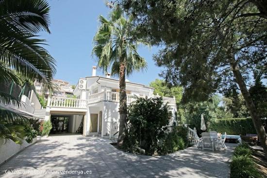 CHALET DOS PLANTAS A 100 m DE LA PLAYA-COVETA FUMA - ALICANTE