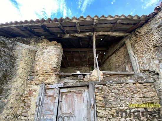 Se vende gran propiedad en Colombres: casa con corralada, cuadra y terreno - ASTURIAS