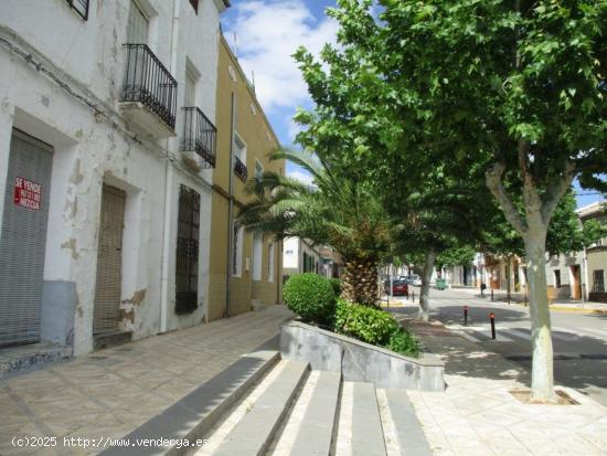 CASA MUY CENTRICA IDEAL PARA SU VIVIENDA UNIFAMILIAR - ALBACETE