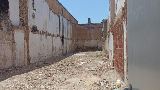 PARCELA EN PLENO CENTRO DE MONTEALEGRE DEL CASTILLO - ALBACETE