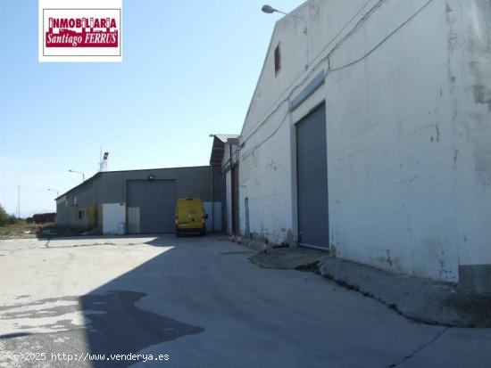 ALQUILER DE NAVES INDUSTRIALES EN EL POLIGONO INDUSTRIAL DE EL ROMANI. - VALENCIA