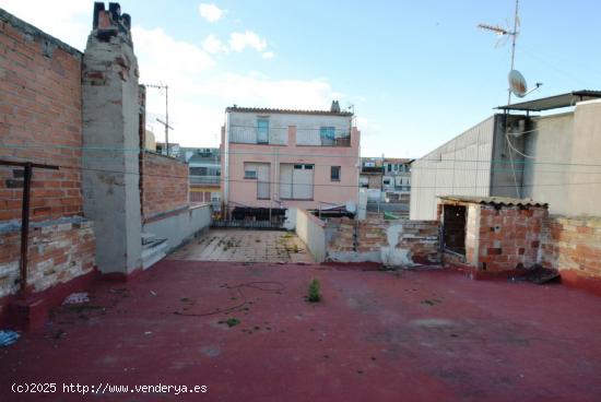 CASA UNIFAMILIAR ADOSSADA EN VENDA A VILANOVA DEL CAMÍ - BARCELONA