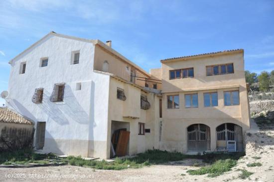  FINCA RUSTICA DE 30 HECTARIAS EN RELLEU - ALICANTE 