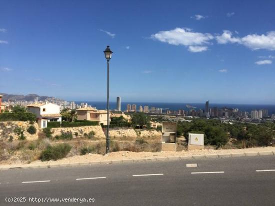 Se vende parcela urbana en Sierra Cortina - ALICANTE