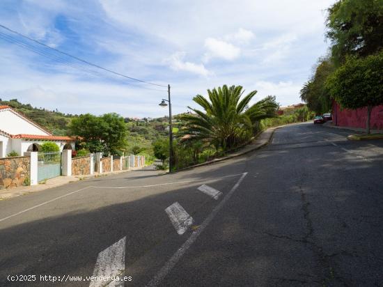 Parcela urbana con fantásticas vistas en Santa Brígida - LAS PALMAS