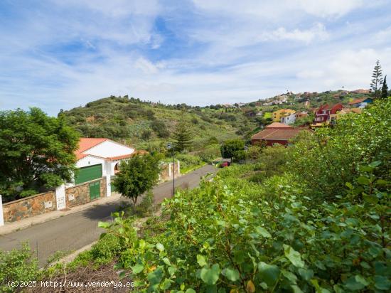 Parcela urbana con fantásticas vistas en Santa Brígida - LAS PALMAS