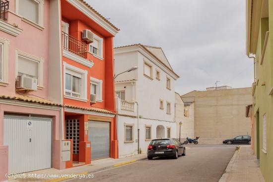 ADOSADO EN MANUEL - VALENCIA