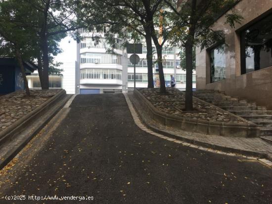 Parking en Esplugues de Llobregat zona Montesa - BARCELONA