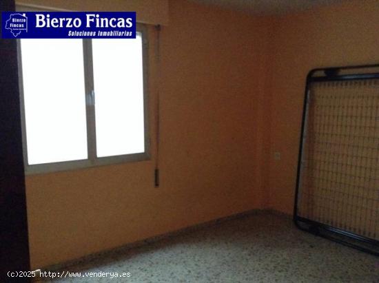 Se vende piso zona temple - LEON