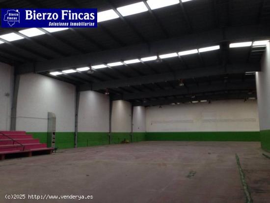 Se alquila nave de 2500m2 en Ponferrada. - LEON