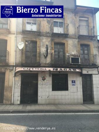 SE VENDE EDIFICIO DE 3 PLANTAS + BAJO EN EL CENTRO DE TORENO - LEON