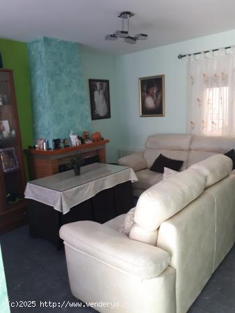 CHALET ADOSADO EN LUCAR - ALMERIA