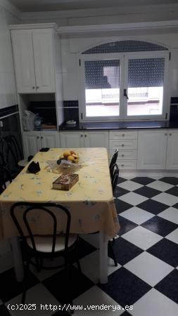 GRAN CASA FAMILIAR CON LOCAL COMERCIAL.TIJOLA ALMERIA. - ALMERIA