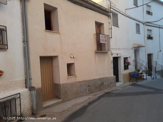  CASA DE DOS PLANTAS CON BAJO EN SERÓN, (ALMERIA) - ALMERIA 