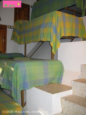 CHALET  EN SITIO PRIVILEGIADO,CON  MUCHO TERRENO.PRECIO NEGOCIABLE - ZARAGOZA