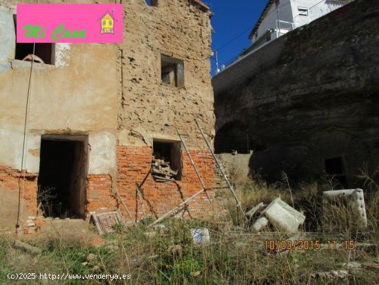 TERRENO CON 2 CASAS VIEJAS.IDEAL PARA HACER VIVIENDA Y VISTA INCREIBLES. - ZARAGOZA