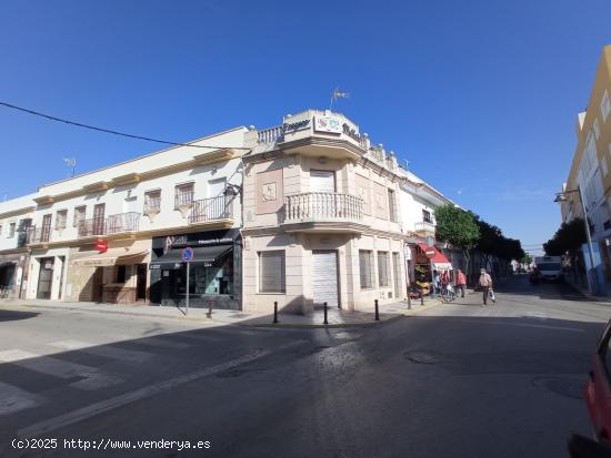 Local joyeria de esquina - CADIZ