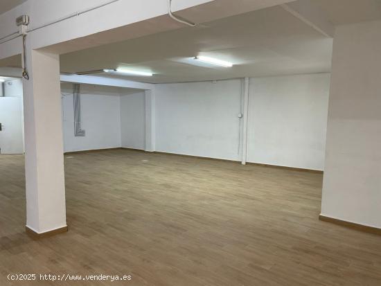  EN ZONA CENTRO- LOCAL COMERCIAL 198 M2. - BARCELONA 