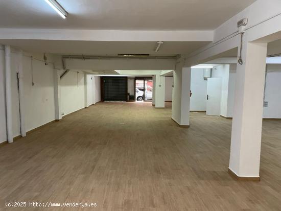 EN ZONA CENTRO- LOCAL COMERCIAL 198 M2. - BARCELONA