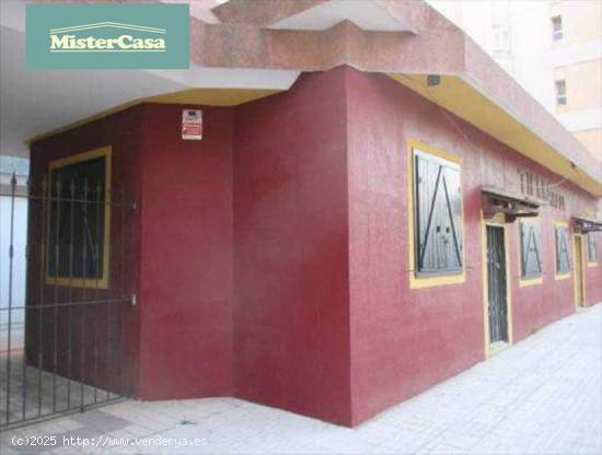 LOCAL COMERCIAL EN DIVINA PASTORA - CADIZ