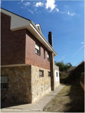 Casa en Venta de Albares - LEON