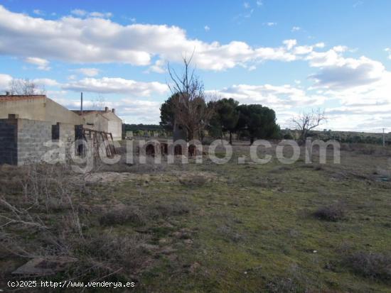 Parcela con vivienda. - VALLADOLID