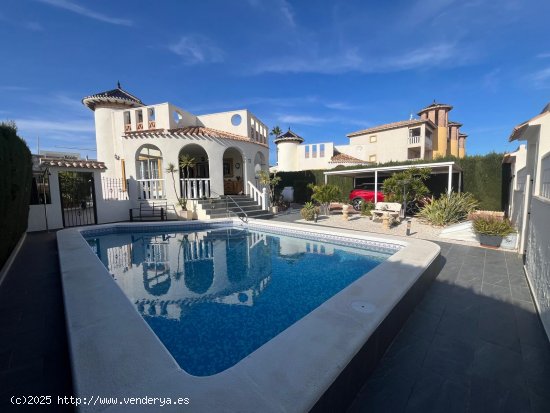  Villa en venta en Orihuela (Alicante) 