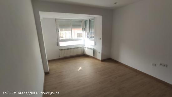 Venta de piso reformado zona centro - LEON