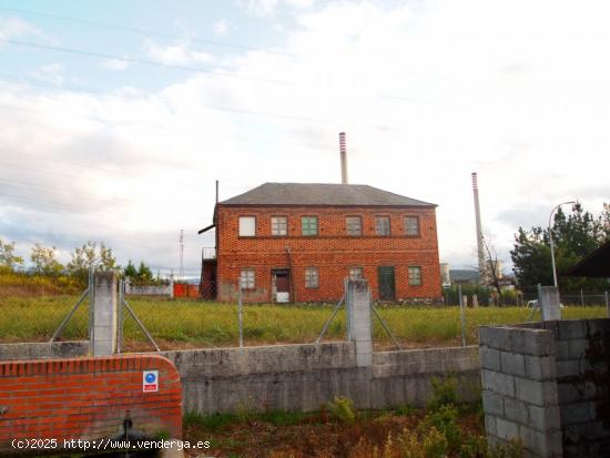 FINCA URBANA VALLADA  Y CON UNA EDIFICACIÓN DE 236M EN CUBILLOS DEL SIL - LEON