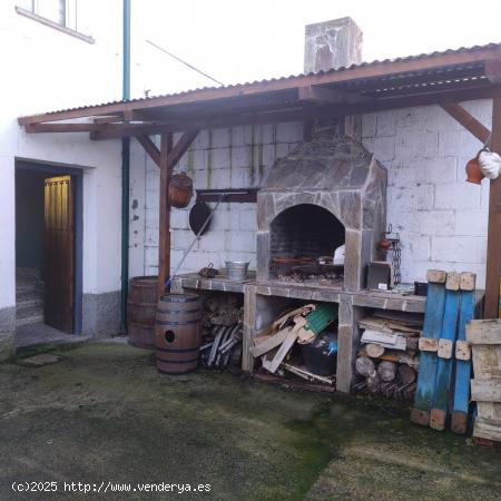 CASA PARA ENTRAR A VIVIR CON TERRENO - LEON