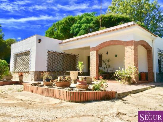  Fantástico terreno con construcciones en La Muela - CADIZ 