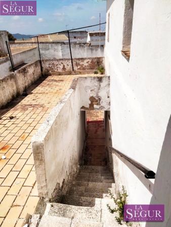 Casa de pueblo para reformar en Medina Sidonia - CADIZ