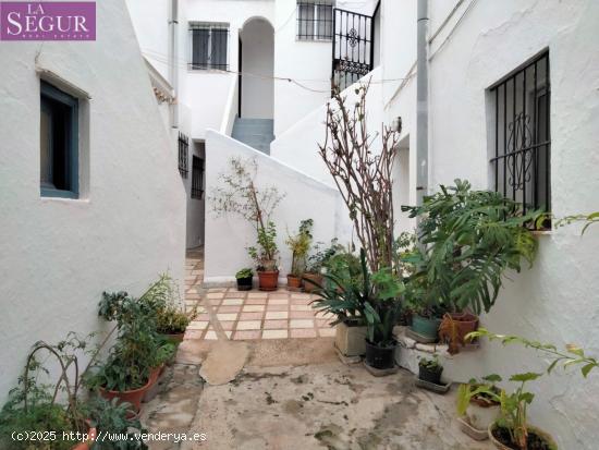  CASA EN MEDINA SIDONIA - CADIZ 