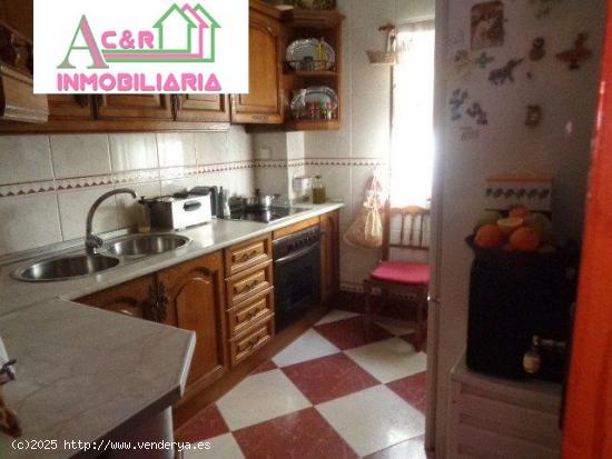 GRAN CASA CON COCHERA + LOCAL¡¡ - CORDOBA