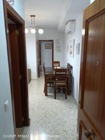 SE VENDE PISO EN ZONA DE LAS CANTERAS - CADIZ