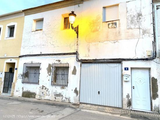  CASA CON GARAJE EN MOLINS, A 5 MINUTOS DE ORIHUELA - ALICANTE 